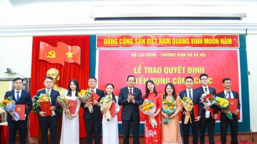 Bộ trưởng Đào Ngọc Dung: Công chức phải có ước mơ, hoài bão, mạnh dạn đề xuất sáng kiến mới