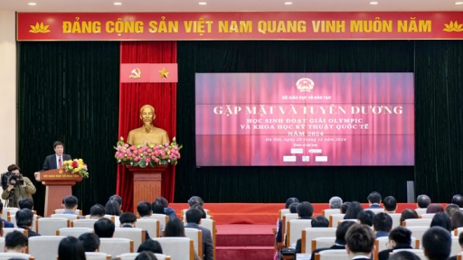 Tuyên dương các học sinh đoạt giải Olympic và Khoa học kỹ thuật quốc tế năm 2024