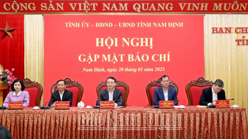 Lãnh đạo tỉnh Nam Định gặp mặt các cơ quan báo chí nhân dịp đón Xuân Ất Tỵ 2025