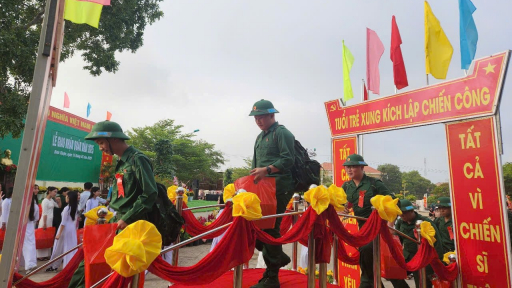 Hàng vạn thanh niên cả nước lên đường nhập ngũ