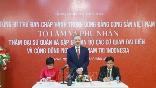 Tổng Bí thư Tô Lâm thăm Đại sứ quán, gặp gỡ cán bộ các cơ quan đại diện và cộng đồng người Việt Nam tại Indonesia