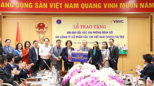 Bộ Y tế tiếp nhận thêm 500.000 liều vaccine phòng bệnh sởi