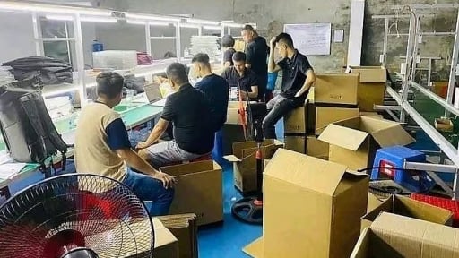 Lạng Sơn: Triệt phá xưởng lắp ráp điện thoại lậu “khủng”