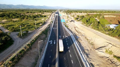 Bộ Xây dựng đưa ra giải pháp thi công cao tốc để đẩy nhanh tiến độ