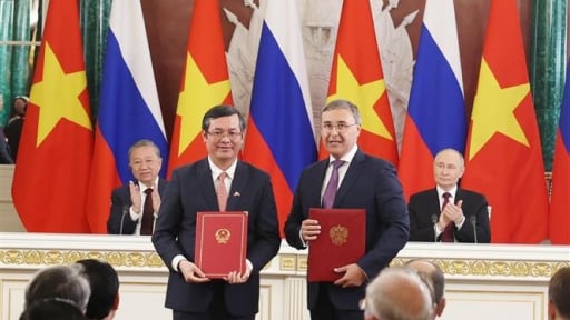 Tổng Bí thư Tô Lâm và Tổng thống V. Putin chứng kiến Lễ trao các văn kiện hợp tác