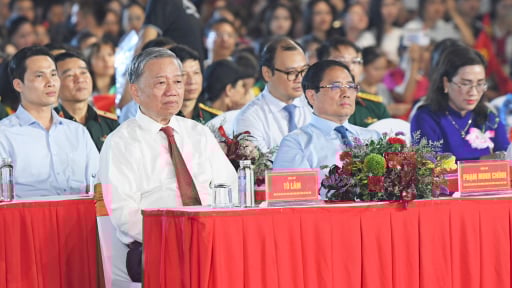 Tổng Bí thư Tô Lâm dự Chương trình nghệ thuật đặc biệt 'Người là Hồ Chí Minh'