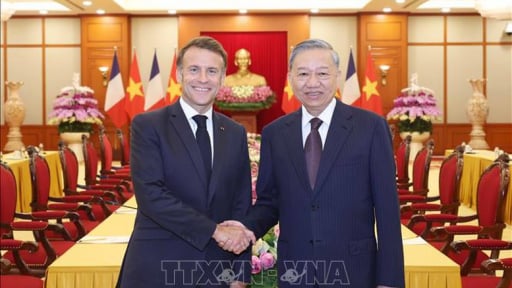 Tổng Bí thư Tô Lâm hội kiến Tổng thống Pháp Emmanuel Macron