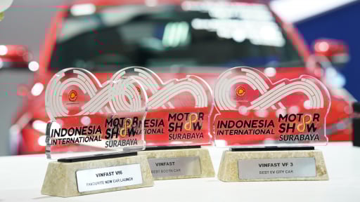 VinFast lập kỷ lục tại IIMS Surabaya 2025 với 4 giải thưởng, VF 3 được xướng tên 'xe điện đô thị tốt nhất'