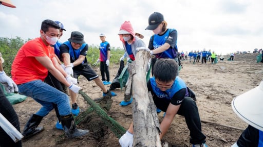 'Cùng hành động vì biển xanh': Hành trình của 10.000 trái tim lan tỏa thông điệp sống xanh