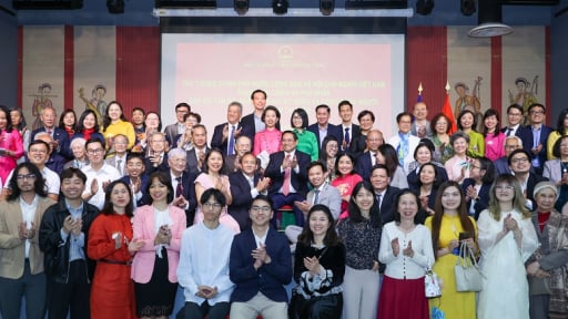 Thủ tướng: Cộng đồng người Việt Nam tại Pháp có truyền thống vô cùng đáng tự hào