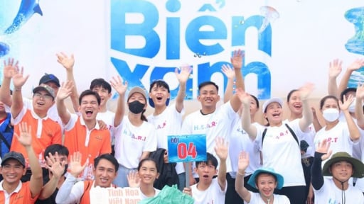 Gần 10.000 người Vingroup và tình nguyện viên ra quân làm sạch bờ biển tại 28 tỉnh, thành phố