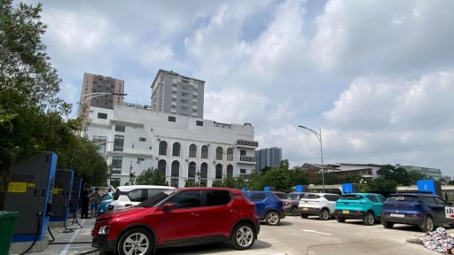 V-Green mở trạm sạc siêu nhanh quy mô lớn đầu tiên tại Cầu Giấy