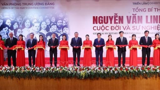 Tổng Bí thư Tô Lâm dự khai mạc Triển lãm 'Tổng Bí thư Nguyễn Văn Linh - Cuộc đời và sự nghiệp'