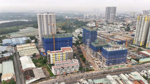 Nguy cơ thừa nguồn cung bất động sản nhưng giá vẫn neo cao