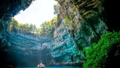 Phong Nha - Kẻ Bàng là Di sản thế giới liên biên giới đầu tiên của Việt Nam