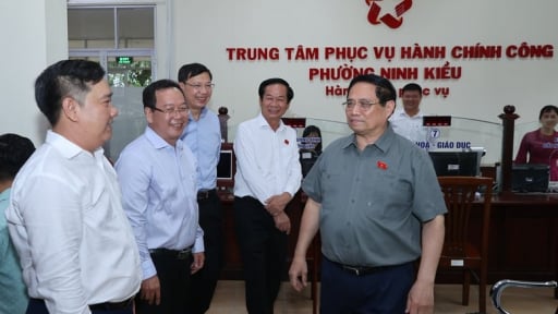 Thủ tướng kiểm tra việc vận hành chính quyền 2 cấp tại phường Ninh Kiều - Cần Thơ