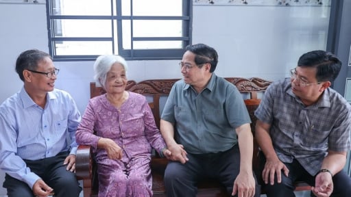 Thủ tướng tưởng niệm, tri ân các anh hùng liệt sĩ, người có công tại tỉnh An Giang