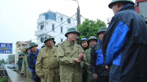 Phó Thủ tướng Trần Hồng Hà: Chuẩn bị cả tình huống triều cường trùng thời điểm bão đổ bộ