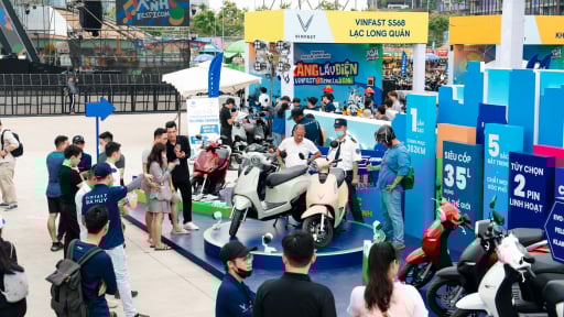 Xe máy điện Việt “gây sốt” tại VinFast Xanh Fest Icon: Thiết kế đẹp, vận hành êm, nhiều người chốt đơn ngay tại chỗ