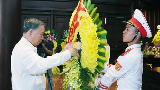 Tổng Bí thư Tô Lâm dâng hương tưởng niệm các Anh hùng, Liệt sĩ tại Điện Biên