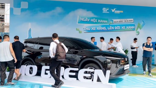 “Ngày hội xanh” đổ bộ Hà Nội: Đổi xe xăng lấy xe điện nhận ưu đãi khủng, tài xế dịch vụ hưởng lợi chưa từng có
