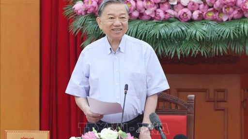 Tổng Bí thư: Tiếp tục chủ động rà soát, hoàn thiện dự thảo các văn kiện Đại hội XIV của Đảng
