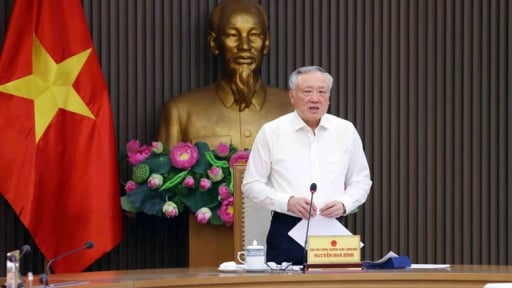 Sắc sảo trong đấu tranh, phản bác các quan điểm, sai trái thù địch trong tình hình mới