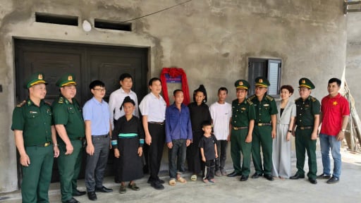 Khánh thành và bàn giao 2 căn nhà tình thương cho hộ nghèo xã  Pha Long, tỉnh Lào Cai