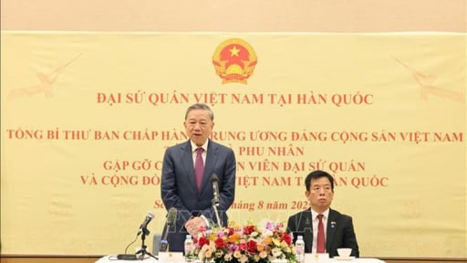 Tổng Bí thư Tô Lâm gặp gỡ cán bộ, nhân viên Đại sứ quán và cộng đồng người Việt Nam tại Hàn Quốc