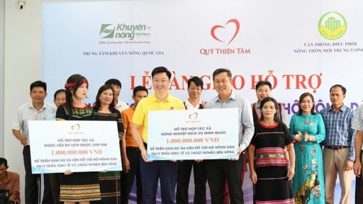 Quỹ Thiện Tâm đón nhận Huân chương Lao động hạng Nhất của Chủ tịch nước