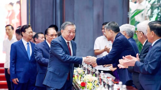 Tổng Bí thư Tô Lâm gặp mặt lão thành cách mạng, nguyên Ủy viên Trung ương Đảng nhân kỷ niệm 80 năm Cách mạng tháng Tám và Quốc khánh 2/9