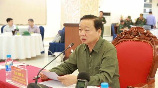 Phó Thủ tướng Trần Hồng Hà chủ trì họp chỉ đạo khắc phục hậu quả bão số 5, ứng phó với mưa lũ sau bão