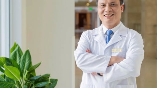 PGS.TS.BS Trần Mạnh Hùng: Từ những ca mổ “cân não” đến khát vọng nâng tầm ngoại khoa Việt Nam tại Vinmec