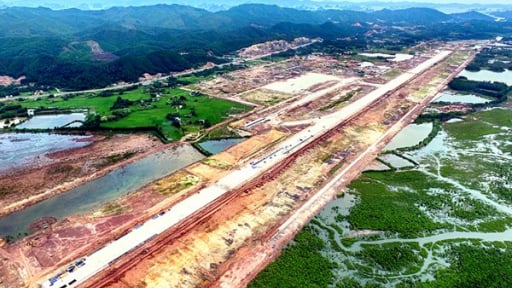 Sóng đầu tư đổ về vùng ven, đất nền tỉnh 'lên cơn sốt'