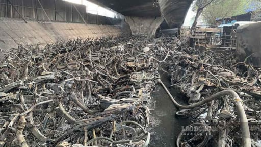 Khẩn trương làm rõ nguyên nhân, xử lý trách nhiệm vụ cháy bãi trông giữ xe dưới gầm cầu Vĩnh Tuy