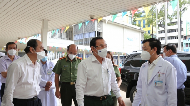 Bí thư Thành ủy TP.HCM Nguyễn Văn Nên thăm Bệnh viện Chợ Rẫy