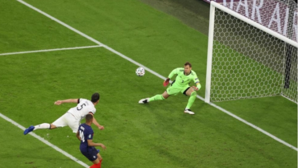 Pháp - Đức: Khoảnh khắc phản lưới nhà định đoạt trận đấu