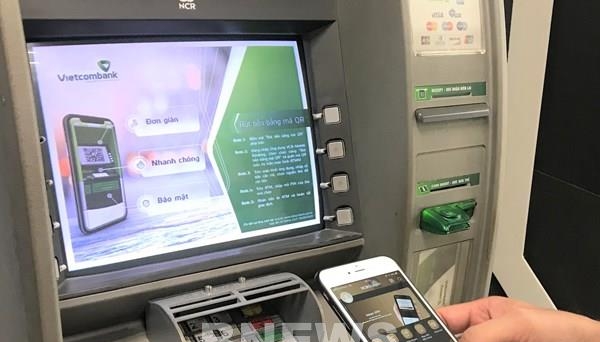 Ngân hàng Nhà nước yêu cầu các ngân hàng giảm phí giao dịch trên ATM, POS, chuyển khoản liên ngân hàng