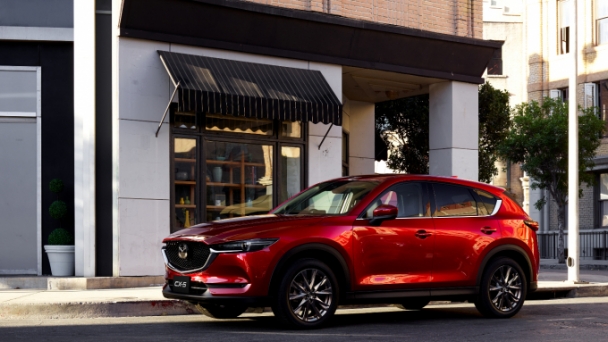 Khách hàng mua xe Mazda trong tháng 8 được hỗ trợ đến 120 triệu đồng