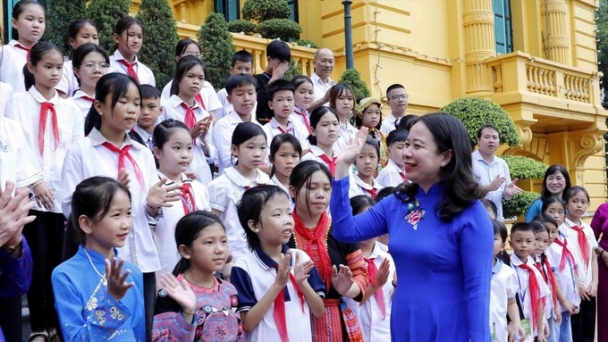 Phó Chủ tịch nước gặp mặt trẻ mồ côi, khuyết tật, có hoàn cảnh khó khăn