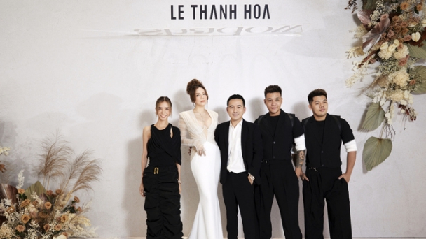 Lý Nhã Kỳ diện trang sức 20 tỷ đồng dự event Lê Thanh Hòa