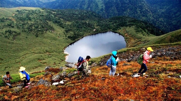 Sự thật phía sau hồ nước bí ẩn có khả năng ‘hô mưa gọi gió’ ở độ cao hơn 3.500m: Được ví như ‘long cung’, con người có thể tự gọi mưa bằng tiếng hét