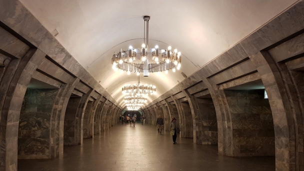 Bên trong ga tàu điện ngầm nằm ở độ sâu 105m dưới lòng đất chống được bom hạt nhân, lập kỷ lục Guinness về độ sâu trên toàn thế giới