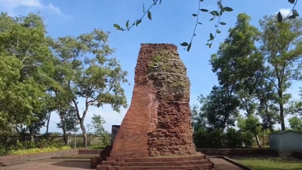 Thăm tháp cổ Vĩnh Hưng nghìn năm tuổi ở Bạc Liêu
