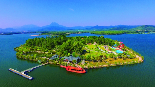 Hồ nhân tạo được 'nâng cấp' từ vùng bán sơn địa: Rộng bằng quận Hoàn Kiếm, sở hữu resort 5 sao, sân golf