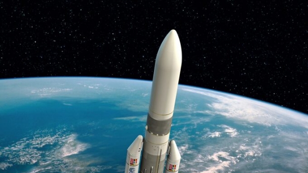 Việt Nam sẽ phóng vệ tinh mới, thay thế vệ tinh viễn thông địa tĩnh đầu tiên tách khỏi tên lửa, bay vào vũ trụ