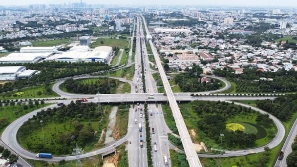 TP. HCM chuẩn bị đầu tư thêm một tuyến giao thông từ quận 'nhà giàu' kết nối với sân bay Long Thành