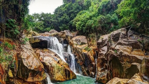 Phát hiện 'Tuyệt Tình Cốc' phiên bản Việt được ôm trọn trong khu rừng hoang sơ, bắt nguồn từ một con suối cao 600m, cách Nha Trang chỉ khoảng 25km