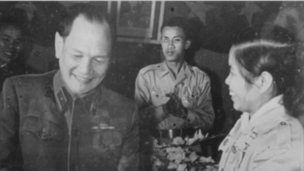 Thân thế Thượng úy tuổi 25 làm thầy giáo của 6 vị danh tướng Quân đội Việt Nam, được 'Đại tướng nông dân', vị tướng chính trị đầu tiên kính trọng gọi là thầy