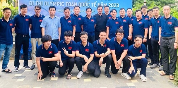 Thầy giáo 'mát tay' bậc nhất Việt Nam đào tạo nhiều 'thiên tài' giành huy chương Olympic Toán quốc tế, 100% học sinh lớp chủ nhiệm đỗ trường chuyên ở Hà Nội